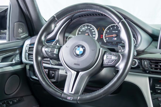Подержанный BMW X5 M II (F85), 4.4 л, 2016 в Дубае от The Car Superstore Серый цвет. GCC | AUTO.AE