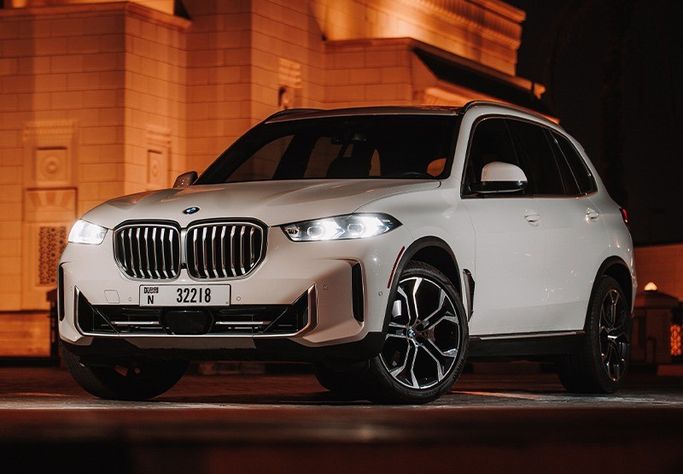 BMW X5 40i xDrive IV (G05/G18) Рестайлинг, 2024 внедорожник 5 дв. long  класса в Дубае от Kleemol Car Rental Dubai белый цвет | AUTO.AE | Объявление #1941