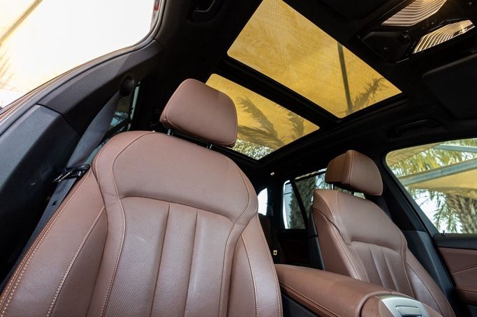 Used BMW X5 40i IV (G05/G18), 3.0 l, 2020 in Dubai by Linda Cars, Maroon color. GCC Specs | AUTO.AE