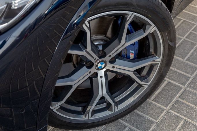 Подержанный BMW X5 40i IV (G05/G18), 3.0 л, 2019 в Дубае от Linda Cars Синий цвет. GCC | AUTO.AE