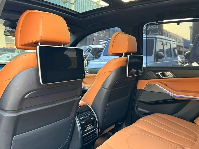 Подержанный BMW X5 40i IV (G05/G18), 3.0 л, 2023 в Дубае от Auto Bank Motors Черный цвет. GCC | AUTO.AE