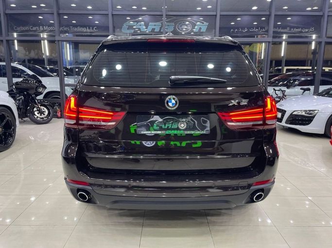 Подержанный BMW X5 35i III (F15), 3.0 л, 2016 в Дубае от Carbon Cars Коричневый цвет. GCC | AUTO.AE