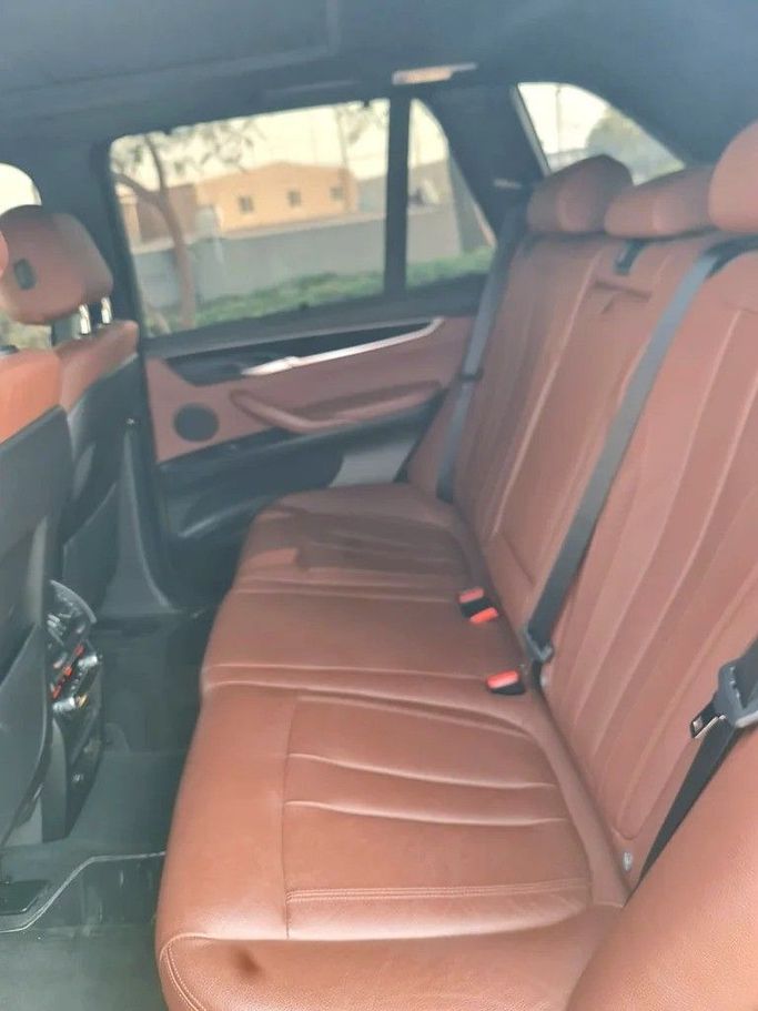Подержанный BMW X5 35i III (F15), 3.0 л, 2016 в Дубае от Top Line Motors Светло-коричневый цвет. GCC | AUTO.AE