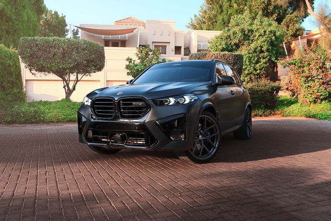 Подержанный BMW X5 M50i IV (G05/G18), 4.4 л, 2021 в Дубае Серый цвет. GCC | AUTO.AE