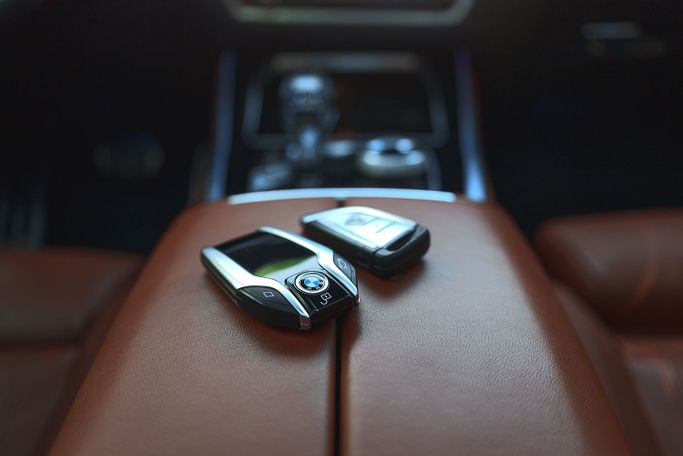 Подержанный BMW X5 M50i IV (G05/G18), 4.4 л, 2021 в Дубае Серый цвет. GCC | AUTO.AE