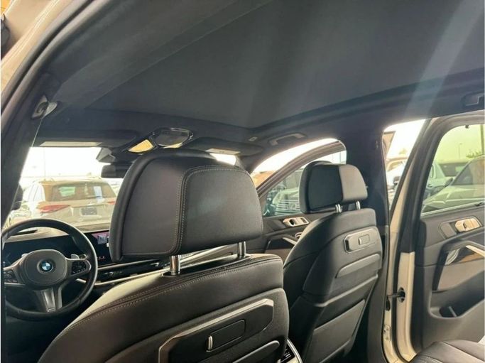 Подержанный BMW X5 40i IV (G05/G18) Рестайлинг, 3.0 л, 2024 в Дубае от My Way Motors Белый цвет. Американская | AUTO.AE