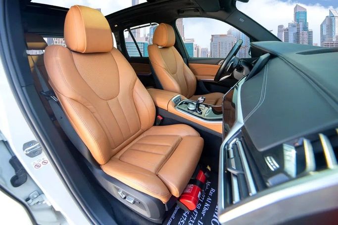 Used BMW X5 40i IV (G05/G18), 3.0 l, 2022 in Dubai by Royal Diamond Motors, White color. GCC Specs | AUTO.AE