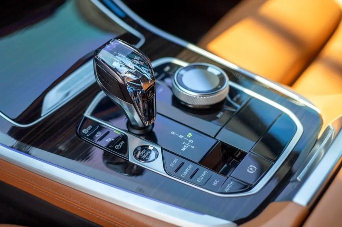 Used BMW X5 40i IV (G05/G18), 3.0 l, 2022 in Dubai by Royal Diamond Motors, White color. GCC Specs | AUTO.AE