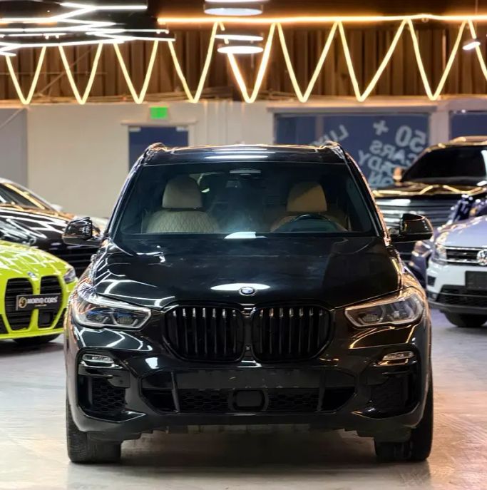 مستعملة BMW X5 40i xDrive IV (G05/G18), 3.0 l, 2019 في في دبي من Morya Jeswani Cars، اللون أسود. مواصفات الخليج | AUTO.AE