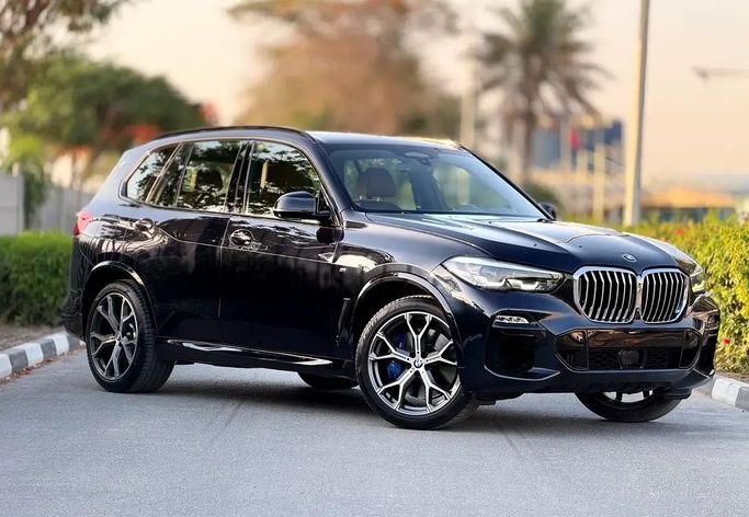 مستعملة BMW X5 40i xDrive IV (G05/G18), 3.0 l, 2020 في في دبي من Global Network Motors ، اللون أسود. مواصفات الخليج | AUTO.AE | إعلان #252186