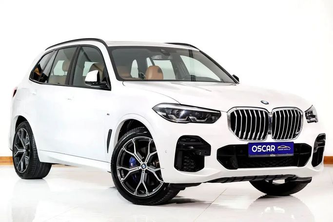Подержанный BMW X5 40i xDrive IV (G05/G18), 3.0 л, 2022 в Дубае от Oscar Motors Белый цвет. GCC | AUTO.AE | Объявление #256469