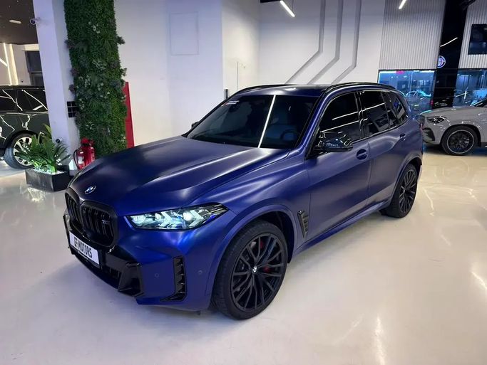 مستعملة BMW X5 M60i عملية فيس ليفت IV (G05/G18), 4.4 l, 2025 في في دبي من GE Motors، اللون أزرق. مواصفات الخليج | AUTO.AE | إعلان #265022