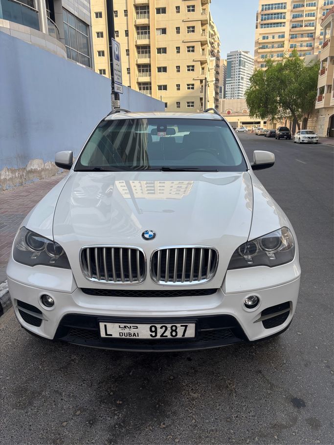 Подержанный BMW X5 35i xDrive II (E70) Рестайлинг, 3.0 л, 2013 в Дубае Белый цвет. GCC | AUTO.AE | Объявление #270925