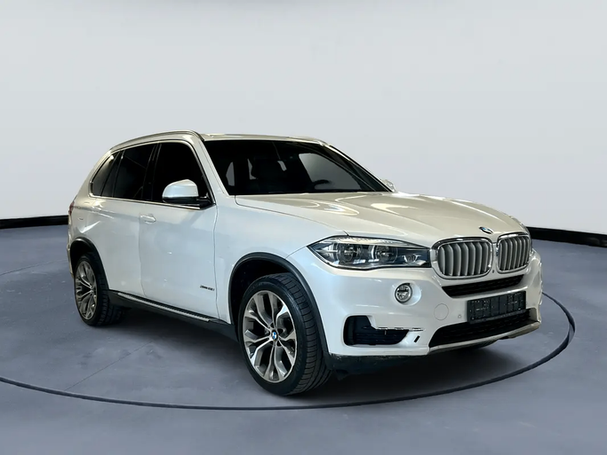 مستعملة BMW X5 35i xDrive III (F15), 3.0 l, 2015 في في دبي من BILGATTI AUTO، اللون أبيض. مواصفات الخليج | AUTO.AE | إعلان #271664