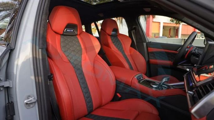 Новый BMW X6 M Competition III (F96) Рестайлинг, 4.4 л, 2025 в Дубае от Auto Max Group Белый цвет. GCC | AUTO.AE