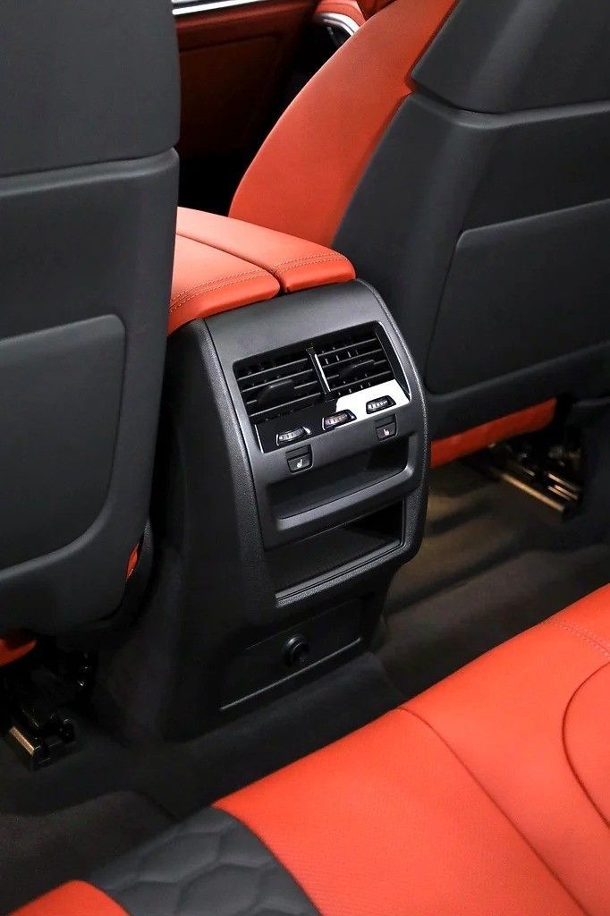 Новый BMW X6 M Competition III (F96) Рестайлинг, 4.4 л, 2025 в Дубае от Al Faris Motors Серый цвет. Other | AUTO.AE