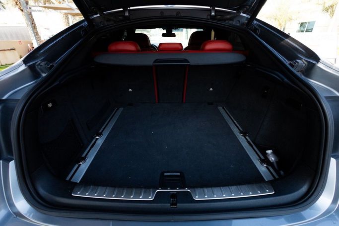 Подержанный BMW X6 50i II (F16), 4.4 л, 2017 в Дубае от Linda Cars Серый цвет. GCC | AUTO.AE