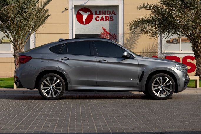 Подержанный BMW X6 50i II (F16), 4.4 л, 2017 в Дубае от Linda Cars Серый цвет. GCC | AUTO.AE