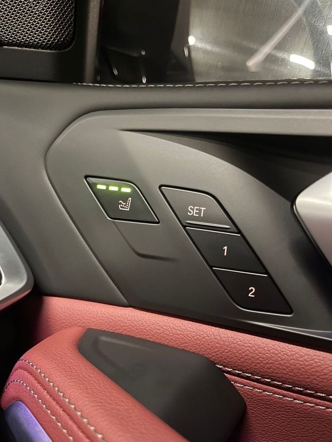 مستعملة BMW X6 M50i III (G06), 4.4 l, 2022 في في دبي، اللون أسود. مواصفات الخليج | AUTO.AE
