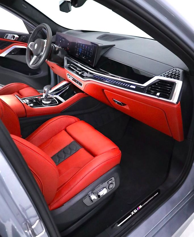 New BMW X6 M60i III (G06) Facelift, 4.4 l, 2025 in Dubai, Grey color. Canadian Specs | AUTO.AE