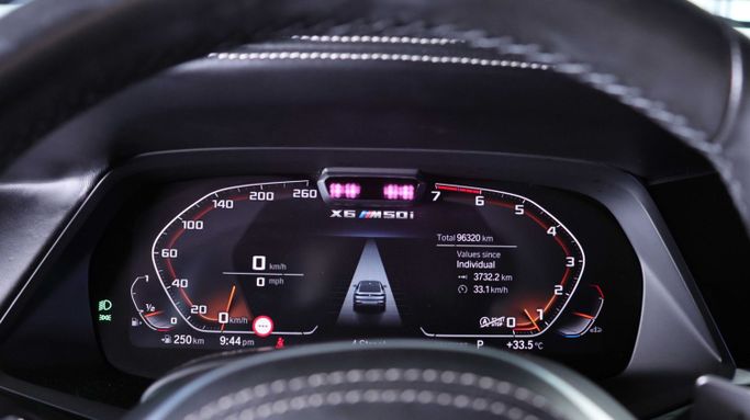 Подержанный BMW X6 M50i III (G06), 4.4 л, 2022 в Дубае от The Car Superstore Синий цвет. GCC | AUTO.AE