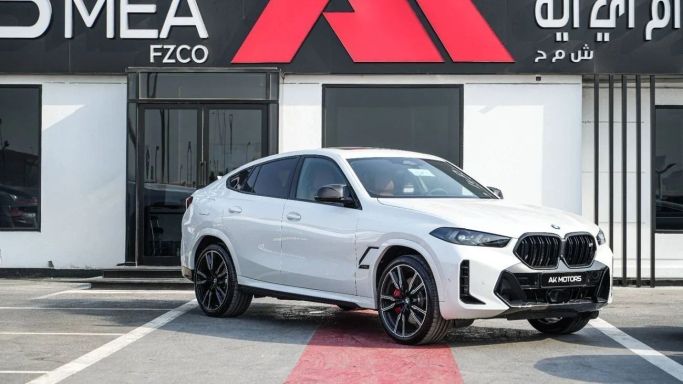 جديدة BMW X6 M60i xDrive عملية فيس ليفت III (G06), 4.4 l, 2026 في في دبي من AK Motors MEA، اللون أبيض. مواصفات الخليج | AUTO.AE | إعلان #265584