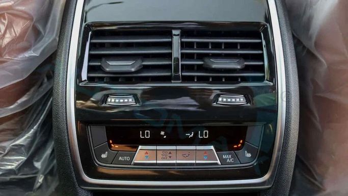 Новый BMW X7 40i I (G07) Рестайлинг, 3.0 л, 2025 в Дубае от Auto Max Group Белый цвет. GCC | AUTO.AE