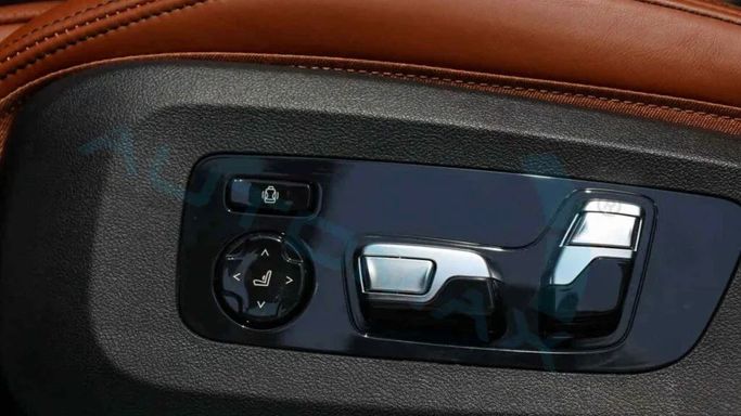 Новый BMW X7 40i I (G07) Рестайлинг, 3.0 л, 2025 в Дубае от Auto Max Group Белый цвет. GCC | AUTO.AE