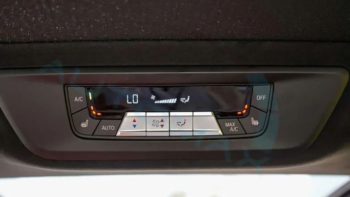 Новый BMW X7 40i I (G07) Рестайлинг, 3.0 л, 2025 в Дубае от Auto Max Group Черный цвет. GCC | AUTO.AE