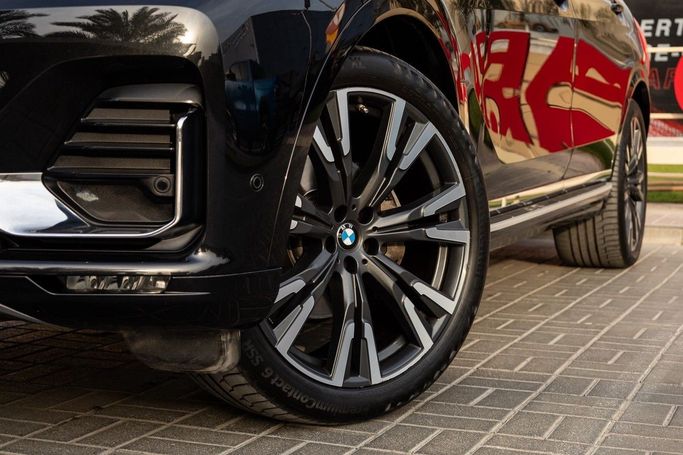 Used BMW X7 40i I (G07), 3.0 l, 2020 in Dubai by Linda Cars, Black color. GCC Specs | AUTO.AE