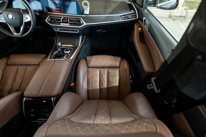 Used BMW X7 40i I (G07), 3.0 l, 2020 in Dubai by Linda Cars, Black color. GCC Specs | AUTO.AE