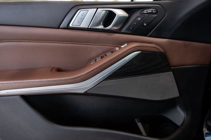 Подержанный BMW X7 40i I (G07), 3.0 л, 2020 в Дубае от Linda Cars Черный цвет. GCC | AUTO.AE