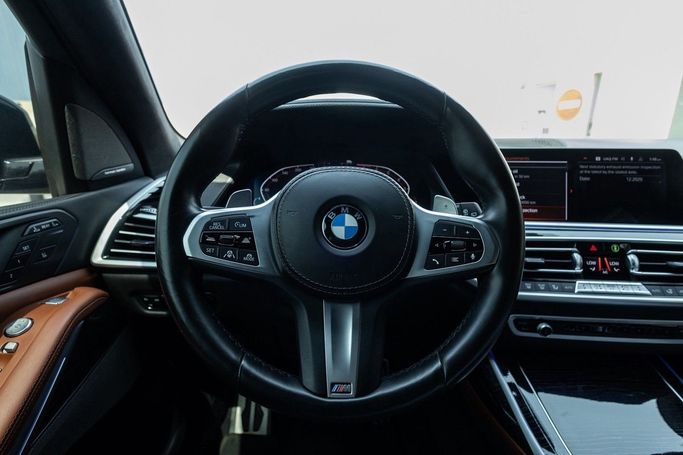 Used BMW X7 40i I (G07), 3.0 l, 2021 in Dubai by Linda Cars, Black color. GCC Specs | AUTO.AE