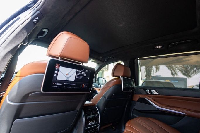 Used BMW X7 40i I (G07), 3.0 l, 2021 in Dubai by Linda Cars, Black color. GCC Specs | AUTO.AE