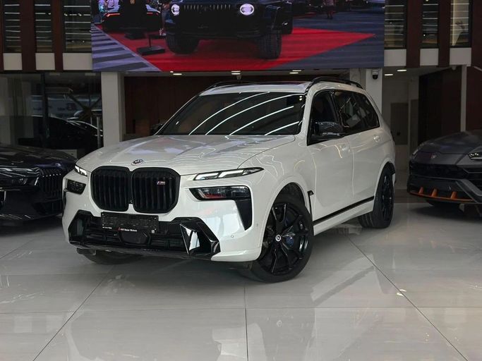 Новый BMW X7 M60i I (G07) Рестайлинг, 4.4 л, 2023 в Дубае от Orient Auto FZE Белый цвет. Корейская | AUTO.AE