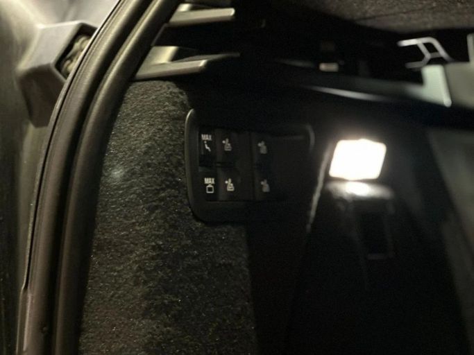 Новый BMW X7 M60i I (G07) Рестайлинг, 4.4 л, 2023 в Дубае от Orient Auto FZE Белый цвет. Корейская | AUTO.AE