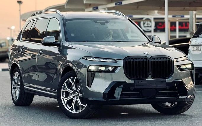 Подержанный BMW X7 40i I (G07) Рестайлинг, 3.0 л, 2025 в Дубае от Mirza Automobile FZE Серый цвет. Американская | AUTO.AE
