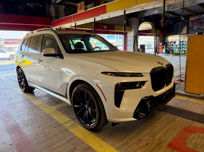 Подержанный BMW X7 40i I (G07) Рестайлинг, 3.0 л, 2024 в Дубае Белый цвет.  | AUTO.AE