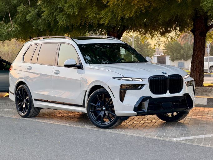 Used BMW X7 40i I (G07) Facelift, 3.0 l, 2024 in Dubai, White color.  | AUTO.AE