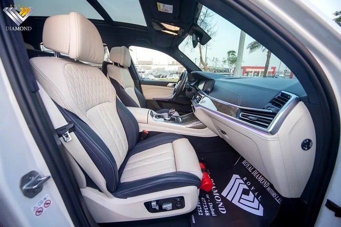 Used BMW X7 40i I (G07), 3.0 l, 2020 in Dubai by Royal Diamond Motors, White color. GCC Specs | AUTO.AE