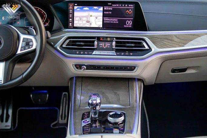 Used BMW X7 40i I (G07), 3.0 l, 2020 in Dubai by Royal Diamond Motors, White color. GCC Specs | AUTO.AE