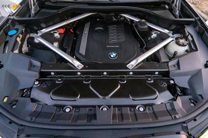 Used BMW X7 40i I (G07), 3.0 l, 2020 in Dubai by Royal Diamond Motors, White color. GCC Specs | AUTO.AE