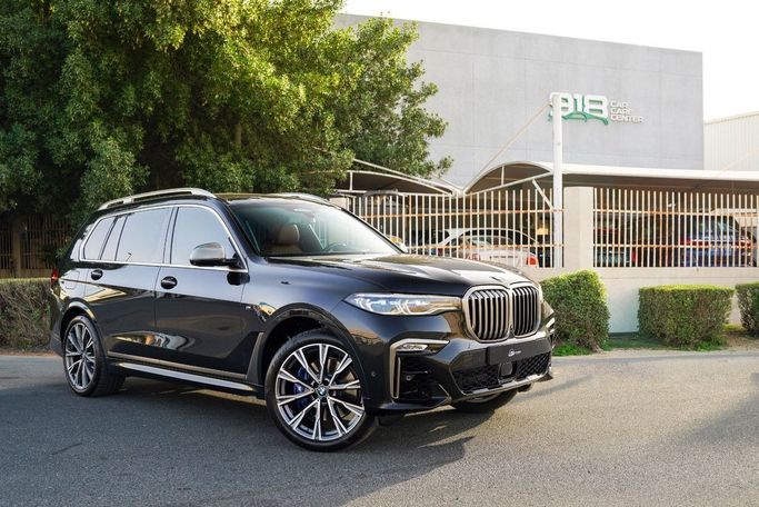 Подержанный BMW X7 M50i I (G07), 4.4 л, 2021 в Дубае от JUST DRIVE IT Черный цвет. GCC | AUTO.AE
