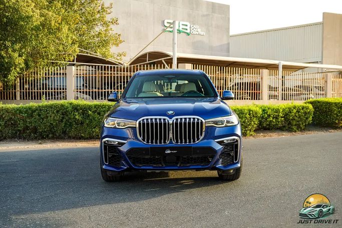 مستعملة BMW X7 M50i ط (G07), 4.4 l, 2020 في في دبي من JUST DRIVE IT، اللون أزرق. مواصفات الخليج | AUTO.AE | إعلان #273484