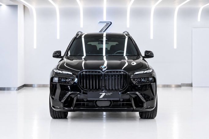 جديدة ⁦BMW X7 40i I (G07) فيس ليفت، 3.0 l، 2025⁩ في في الإمارات, دبي من 7 Luxury Auto، اللون أسود. مواصفات الخليج | AUTO.AE | إعلان #288489