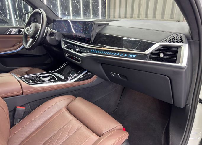 Used BMW X7 40i I (G07) Facelift, 3.0 l, 2025 in UAE, Dubai by Zeus Motors, White color. GCC Specs | AUTO.AE | Listing #295484 — photo 11 of 25