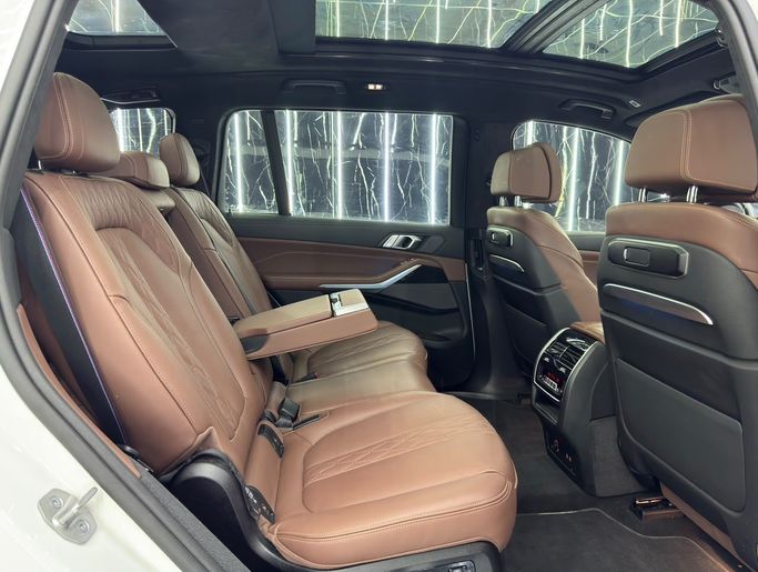 Used BMW X7 40i I (G07) Facelift, 3.0 l, 2025 in UAE, Dubai by Zeus Motors, White color. GCC Specs | AUTO.AE | Listing #295484 — photo 19 of 25