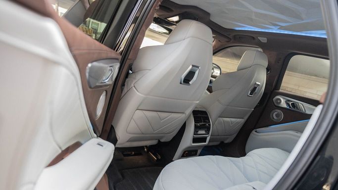 BMW XM Label, 2023 внедорожник 5 дв. бизнес класса в Дубае от AVA car rental черный цвет | AUTO.AE