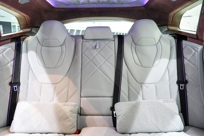 Подержанный BMW XM, 4.4 л, 2024 в Дубае от Sanam Cars Серый цвет. GCC | AUTO.AE