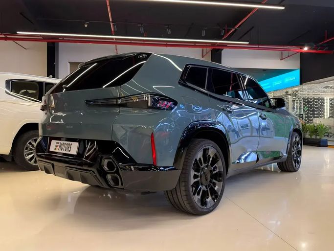 مستعملة BMW XM، 4.4 لتر، 2024 في الإمارات، دبي من GE Motors، اللون رمادي. المواصفات الأوروبية | AUTO.AE | إعلان #295563 — صورة 9 من 16